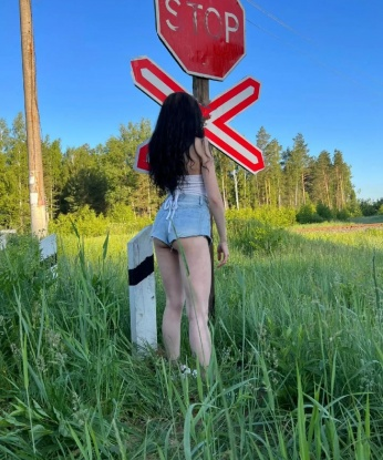 Совершенно новые ощущения со мной, сексуальной и страстной брюнеткой. Встречусь с тобой для незабываемого вечера полного страсти и наслаждения. 1046, 19 лет