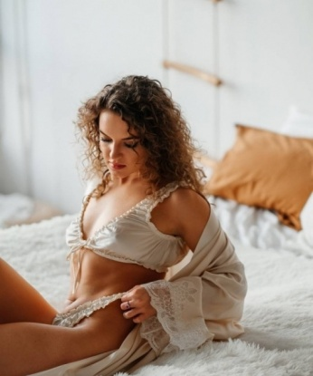 🌟 Я умею доставлять настоящее наслаждение и подарить тебе незабываемые моменты релакса. Имею множество возможностей для удовлетворения даже самых изысканных вкусов. 💋 Я мастерски владею искусством массажа, фантазийного секса и ролевых игр. Незабываемые эмоции и абсолютная безопасность обеспечены. Мечты сбываются при встрече со мной. 💫
Преимущества:
✨Превосходные навыки в постели;
✨Привлекательная внешность и ухоженность;
✨Уютная квартира для встречи в Москве;
✨Приятная атмосфера и конфиденциальность;
✨Отличные отзывы удовлетворенных клиентов.
Наши встречи останутся нашей маленькой тайной. 🌙 Со мной ты сможешь испытать настоящий праздник страсти и сексуального наслаждения. Чтобы узнать больше обо мне и увидеть мои фото, свяжись со мной и организуем встречу в Москве. Я живу и работаю тут, в самом сердце Москвы. 🌆 Не откладывай свое удовольствие на завтра, звони мне уже сегодня! 😉💕 1650, 26 лет