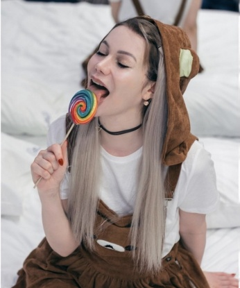 Позволь мне провести тебя по пути удовольствия и развлечений, чтобы ты почувствовал всю мою чувственность и страсть. У меня шикарное тело, умелые руки и язычок, которые помогут тебе расслабиться и забыть обо всем.
В моих апартаментах в центре Москвы ты окунешься в атмосферу роскоши и уюта, где каждый момент станет наслаждением. Мои плотные губки и ловкие пальчики знают, как доставить тебе незабываемое удовольствие.
Я предлагаю широкий спектр услуг, от расслабляющего массажа до страстного секса. Мы можем воплотить все твои самые смелые фантазии и сделать твои мечты реальностью.
Мои гости остаются довольными и возвращаются ко мне снова и снова. Тебе это тоже понравится, поверь мне. Все мои фотографии реальны, и я выгляжу еще лучше вживую.
Не упусти возможность окунуться в мир наслаждения и страсти со мной в Москве. Жду тебя, мой дорогой! 😘 11368, 22 года